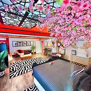 Beyond - Romantic Basement - Close To - With Parking Bournemouth